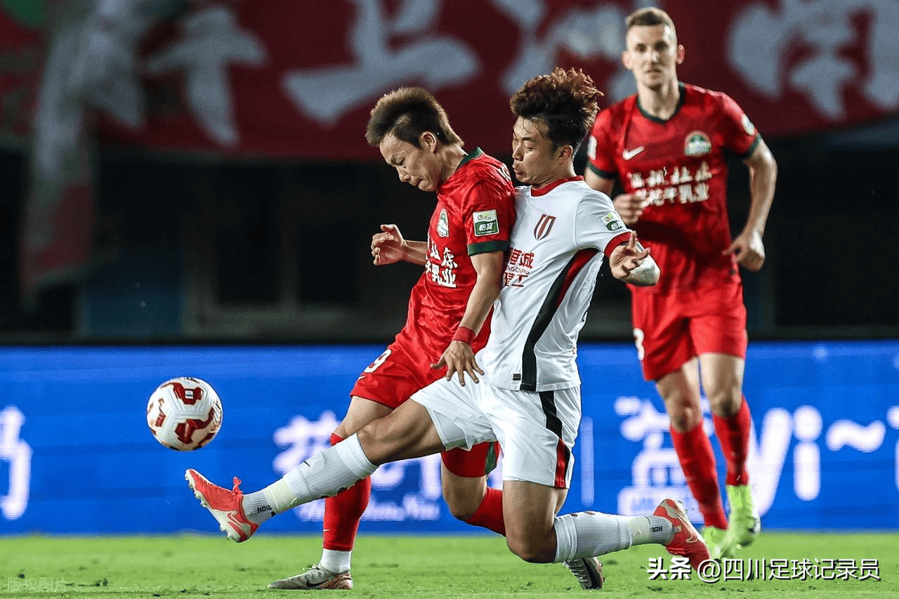 关于国际比赛日成都蓉城备战英超，完成体检细节曝光，更衣室稳定，训练强度明显提升的信息